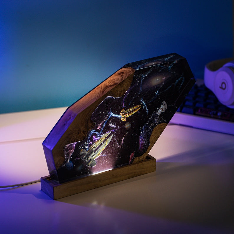 SPACESHIPS & ASTRONAUT in INTERSTELLAR Resin Lamp