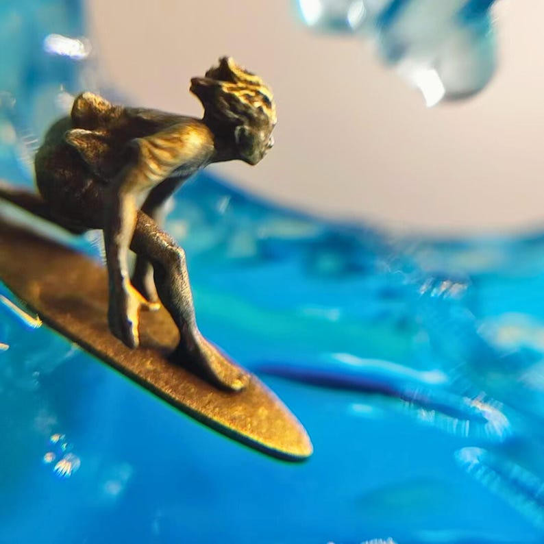 Surfer Resin Night Light-Handmade Epoxy Resin Lamp-Diorama Ocean Resin Night Light